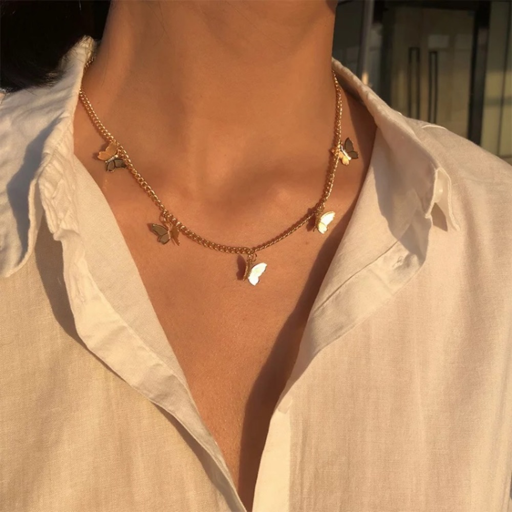 ⚜️[𝟯/$𝟭𝟴]⚜️5 Butterfly Charms Gold Choker NEW - Picture 3 of 11